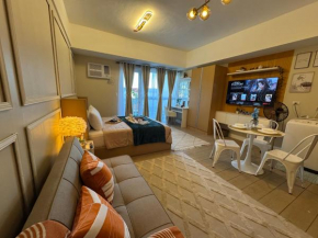 Venice Staycation Cozy Glimpse of Grand Canal View Retreat